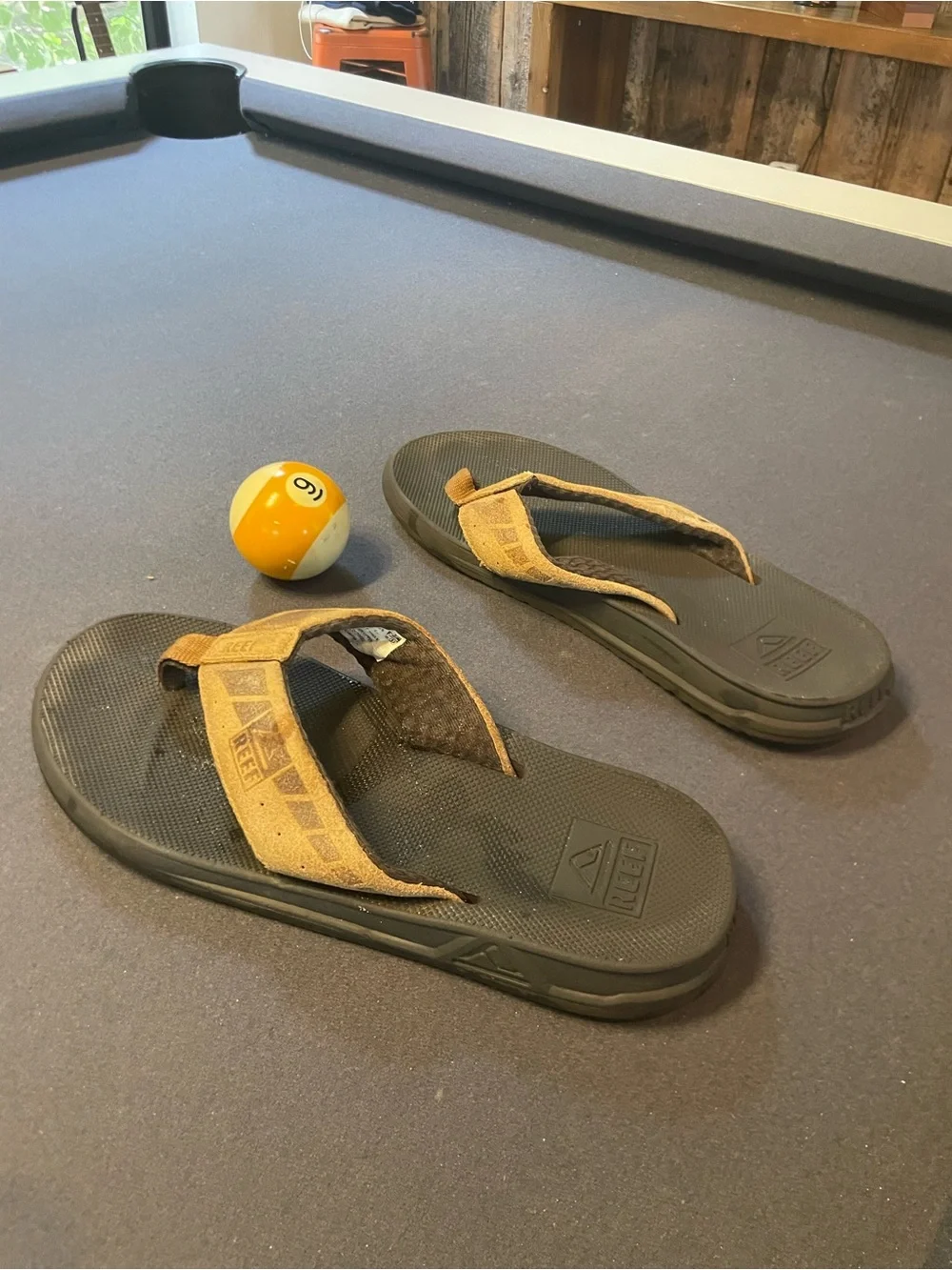 Reef Brown and tan Men's sz9 Faux Leather Strap Flip Flops